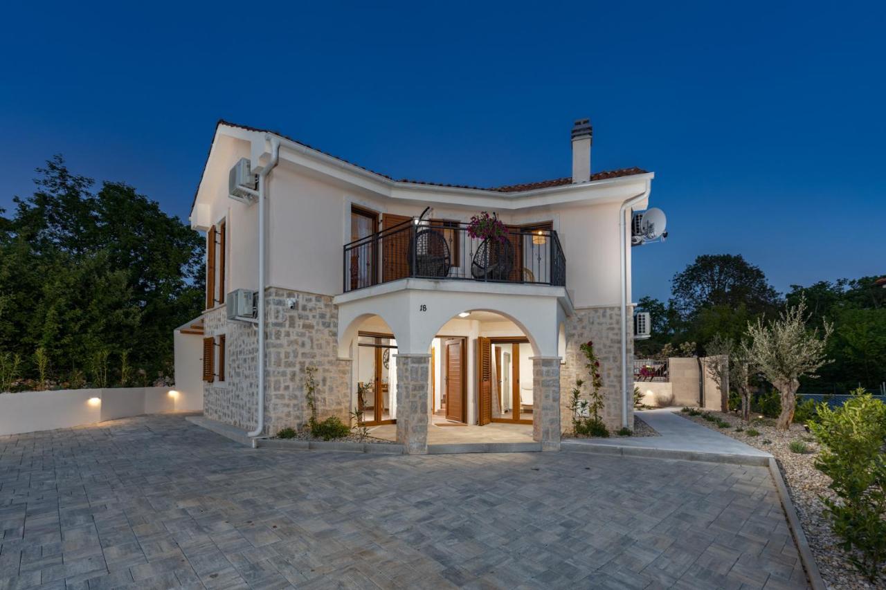 Villa Oasa Malinska Buitenkant foto