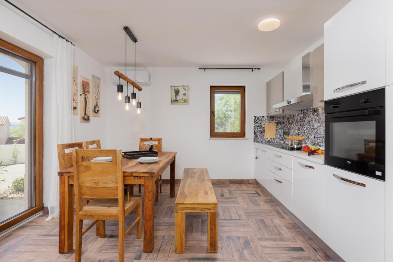 Villa Oasa Malinska Buitenkant foto