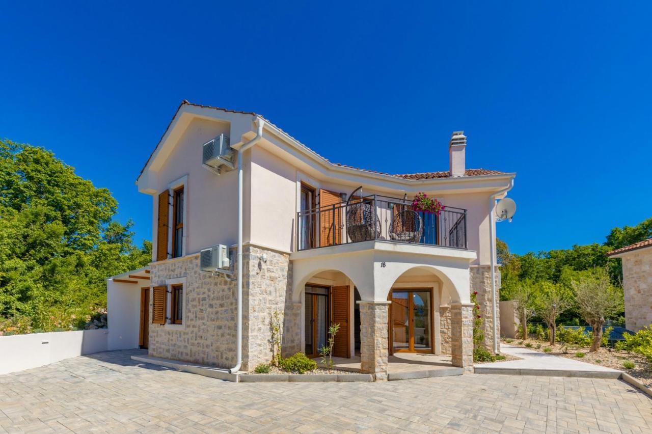 Villa Oasa Malinska Buitenkant foto